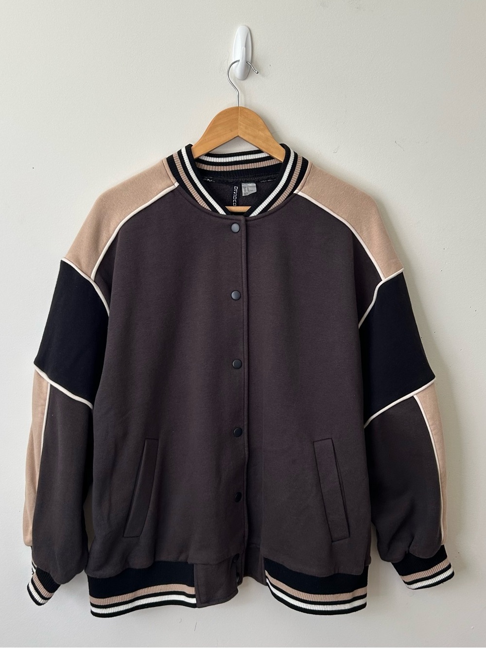 Divided H&M Varsity Jacket Men’s Bomber Jacket College Jacket Trendy Brown M